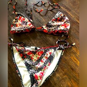 Rampage bikini sz lg . used in great shape . black , coral, white blue floral .